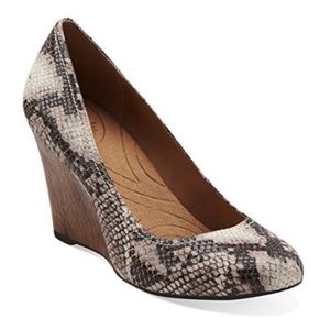 *Indigo Snakeskin Wedges